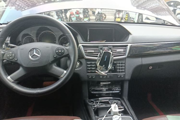Used Mercedes-Benz E-Class 2012 E 300 L Fashion Model Center Console