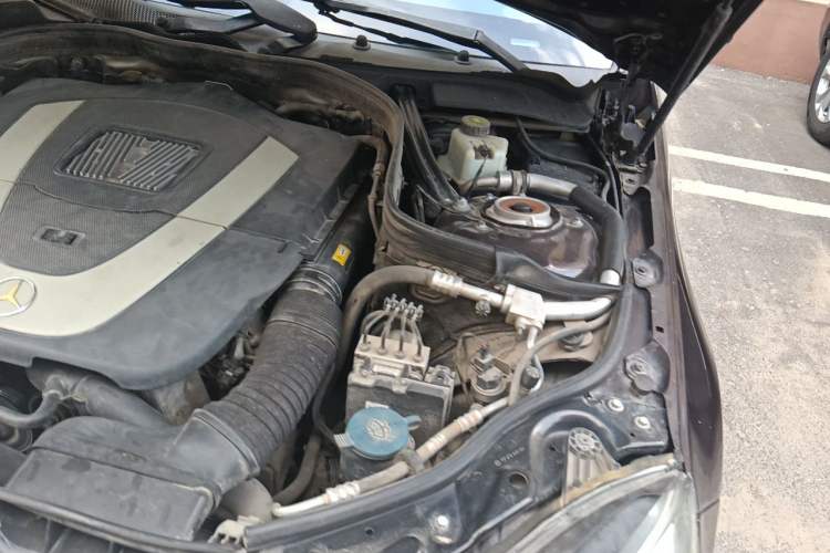 Used Mercedes-Benz E-Class 2012 E 300 L Fashion Model Engine Bay Left