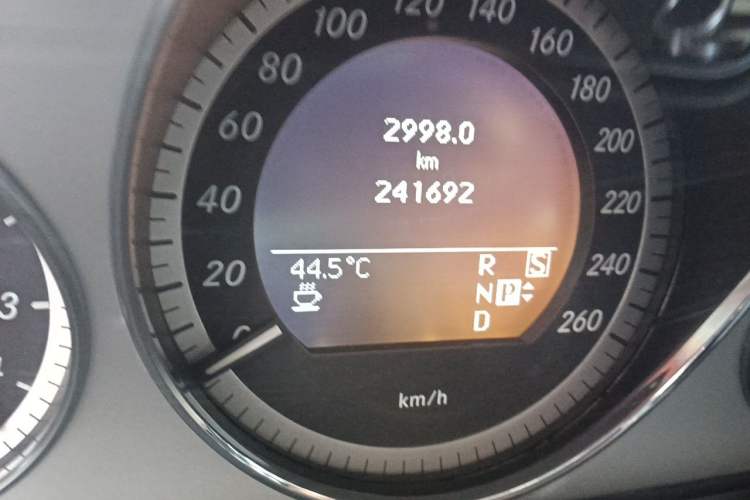 Used Mercedes-Benz E-Class 2012 E 300 L Fashion Model Odometer Close Up
