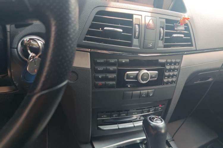Used Mercedes-Benz E-Class 2012 E 260 CGI Coupe Audio And AC Panel