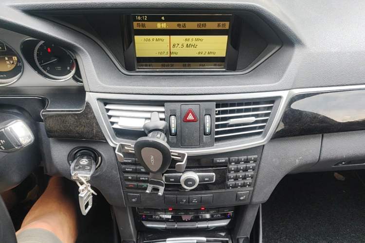 Used Mercedes-Benz E-Class 2012 E 260 L CGI Fashion Model Audio And AC Panel