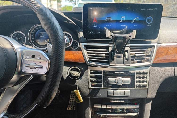 Used Mercedes-Benz E-Class 2012 E 200 L CGI Elegant Model Audio And AC Panel