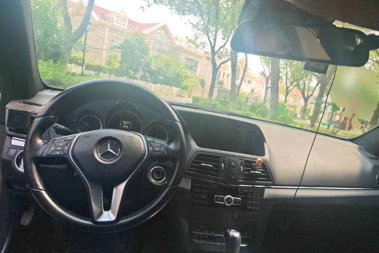 Used Mercedes-Benz E-Class 2012 E 260 CGI Coupe Center Console