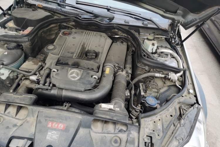 Used Mercedes-Benz E-Class 2012 E 200 CGI Coupe Engine Bay Left