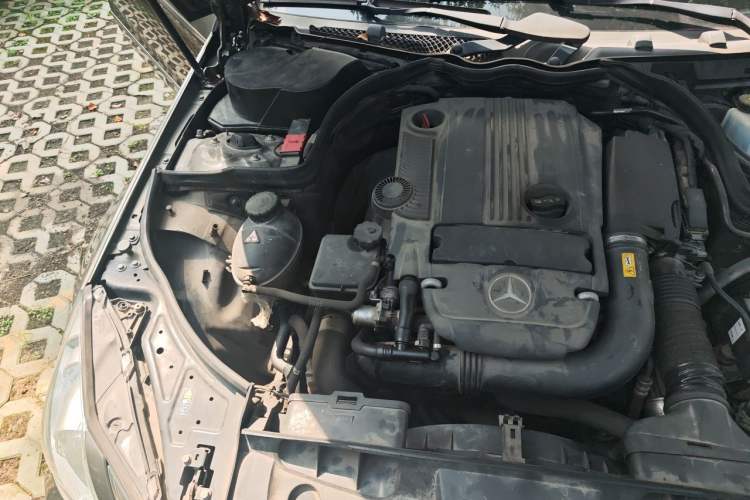 Used Mercedes-Benz E-Class 2012 E 260 CGI Coupe Engine Bay Right