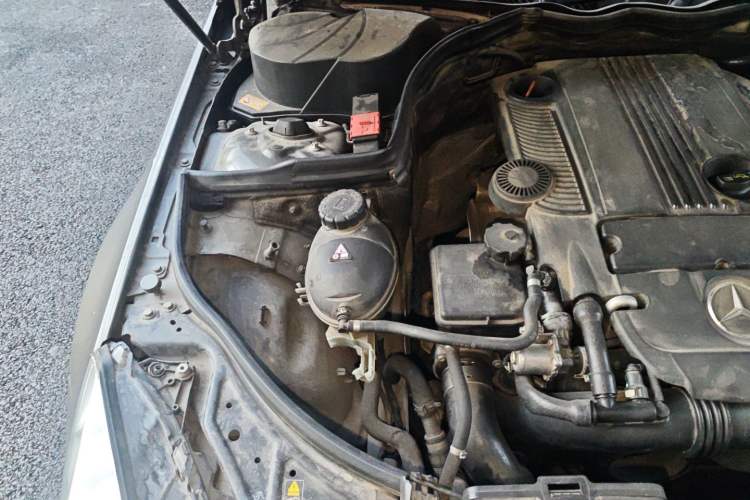 Used Mercedes-Benz E-Class 2012 E 200 CGI Coupe Engine Bay Right