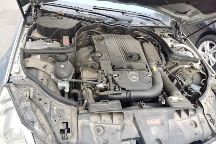 Used Mercedes-Benz E-Class 2012 E 200 CGI Coupe Engine Bay Right