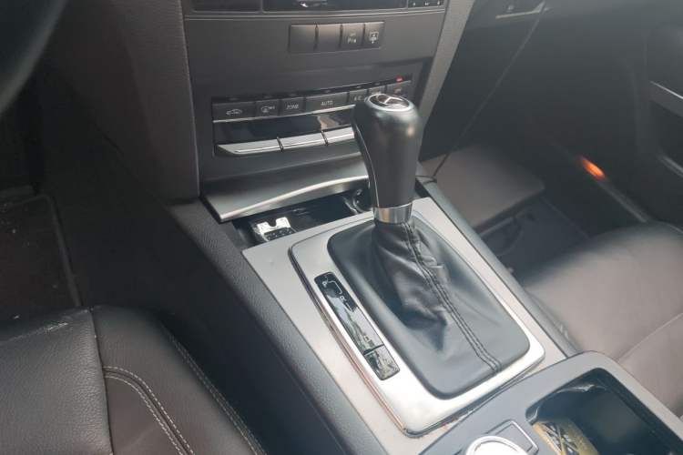 Used Mercedes-Benz E-Class 2012 E 260 CGI Coupe Gear Lever