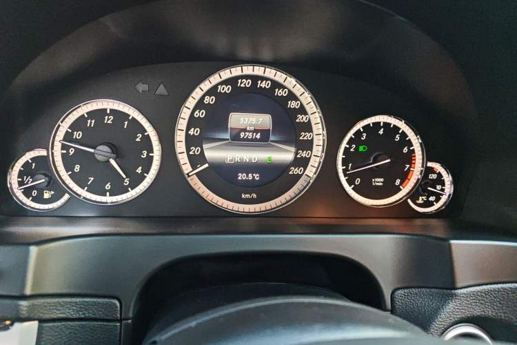 Used Mercedes-Benz E-Class 2012 E 200 CGI Coupe Odometer Close Up