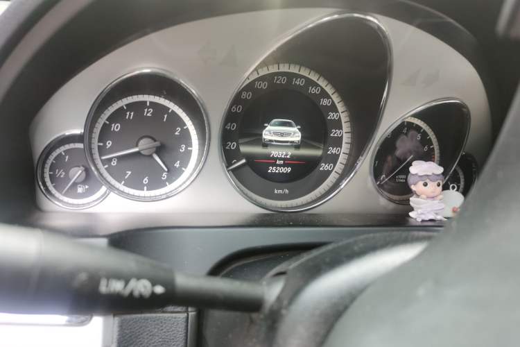 Used Mercedes-Benz E-Class 2012 E 200 CGI Coupe Odometer Close Up