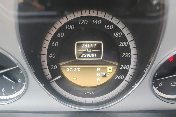 Used Mercedes-Benz E-Class 2012 E 260 L CGI Fashion Model Odometer Close Up