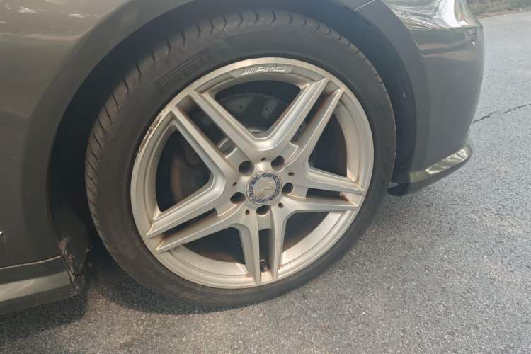 Used Mercedes-Benz E-Class 2012 E 260 CGI Coupe Right Front Wheel Hub