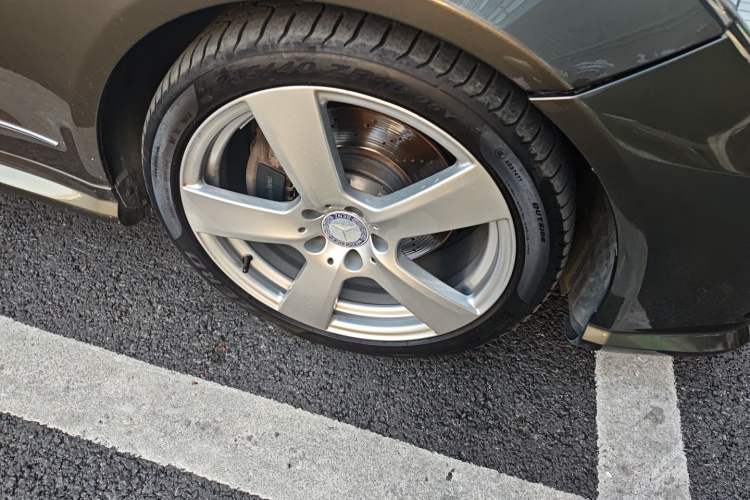 Used Mercedes-Benz E-Class 2012 E 200 CGI Coupe Right Front Wheel Hub