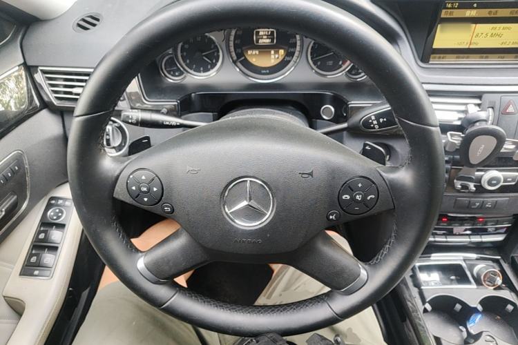 Used Mercedes-Benz E-Class 2012 E 260 L CGI Fashion Model Steering Wheel