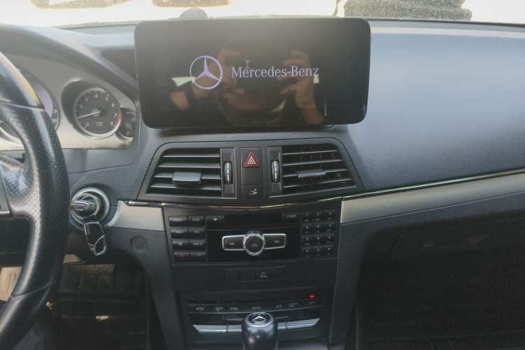 Used Mercedes-Benz E-Class 2012 E 200 CGI Coupe Audio And AC Panel