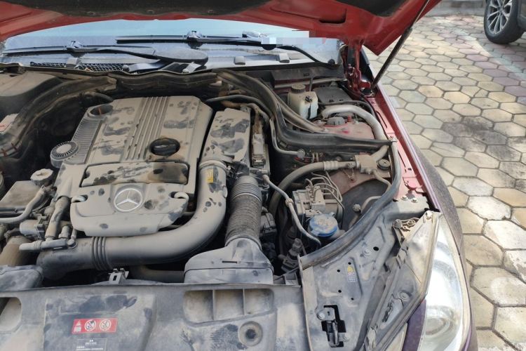 Used Mercedes-Benz E-Class 2012 E 200 CGI Coupe Engine Bay Left