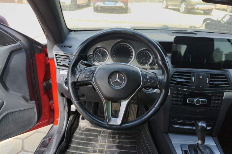 Used Mercedes-Benz E-Class 2012 E 200 CGI Coupe Steering Wheel