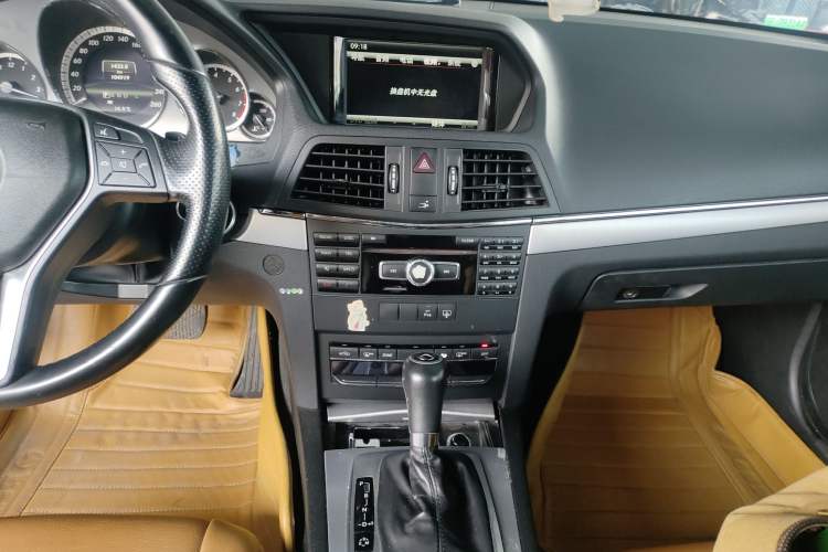Used Mercedes-Benz E-Class 2012 E 260 CGI Coupe Audio And AC Panel