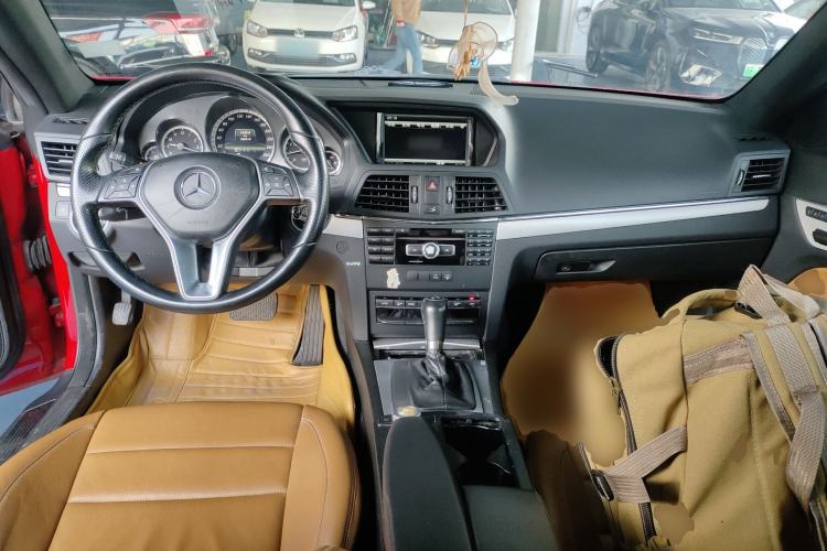 Used Mercedes-Benz E-Class 2012 E 260 CGI Coupe Center Console