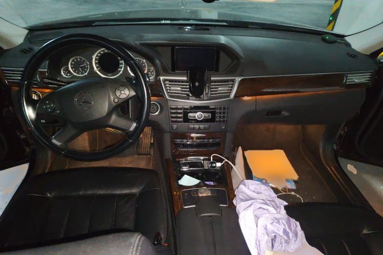 Used Mercedes-Benz E-Class 2012 E 300 L Elegant Model Center Console