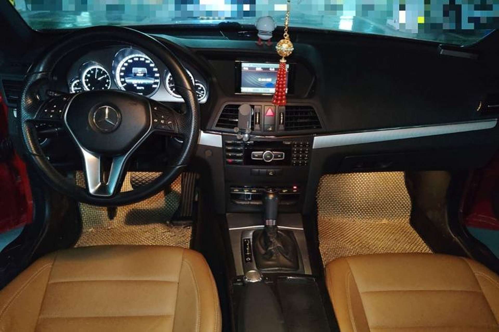 Used Mercedes-Benz E-Class 2012 E 200 CGI Coupe Center Console
