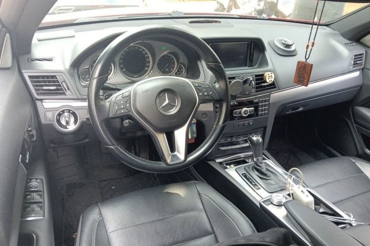 Used Mercedes-Benz E-Class 2012 E 260 CGI Coupe Center Console