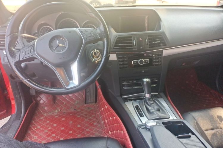 Used Mercedes-Benz E-Class 2012 E 200 CGI Coupe Center Console