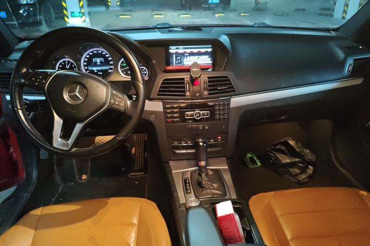 Used Mercedes-Benz E-Class 2012 E 260 CGI Coupe Center Console
