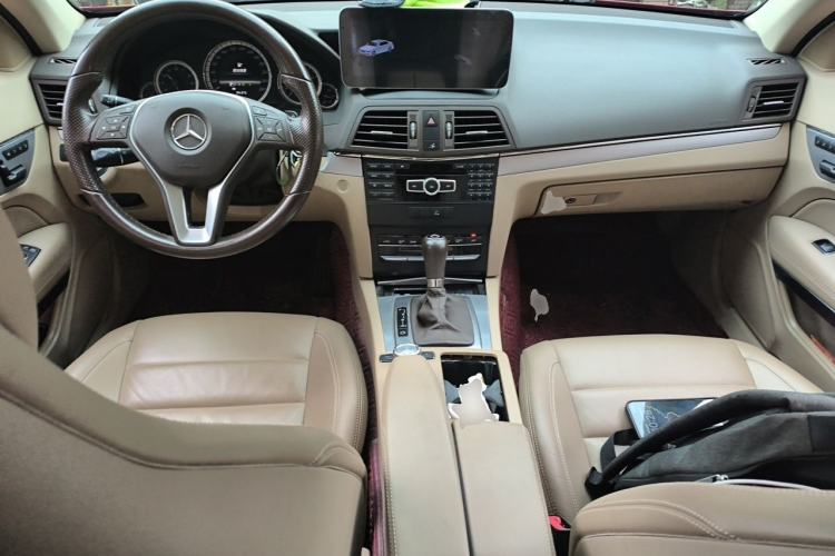 Used Mercedes-Benz E-Class 2012 E 200 CGI Coupe Center Console