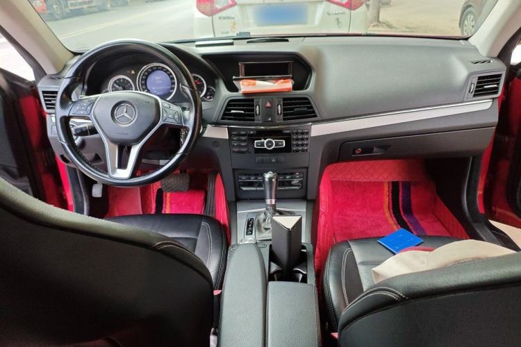Used Mercedes-Benz E-Class 2012 E 200 CGI Coupe Center Console