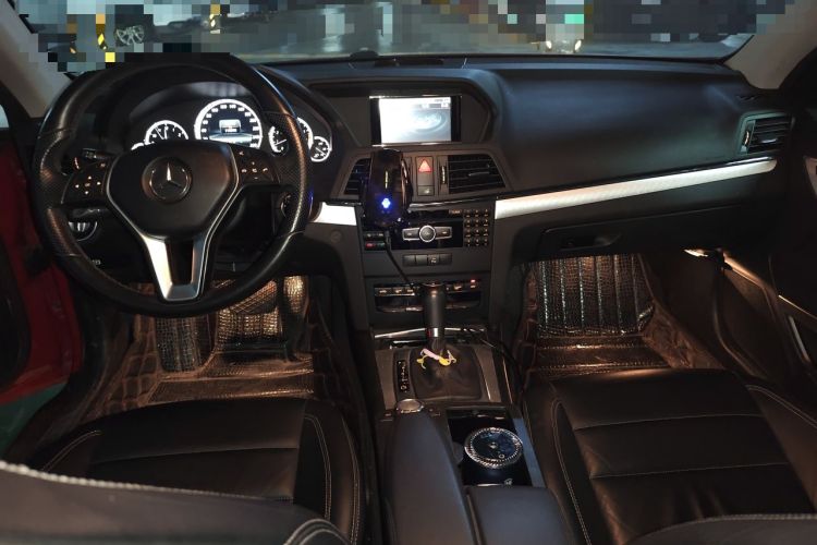 Used Mercedes-Benz E-Class 2012 E 200 CGI Coupe Center Console