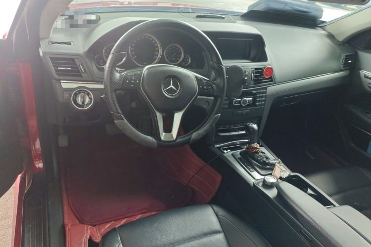 Used Mercedes-Benz E-Class 2012 E 200 CGI Coupe Center Console