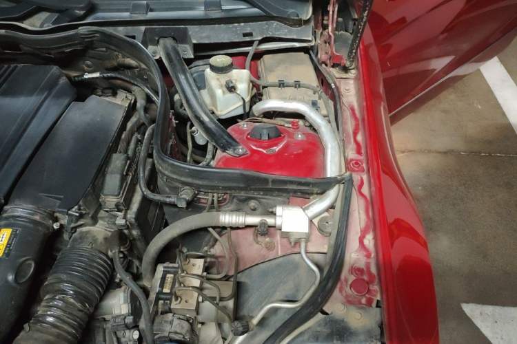 Used Mercedes-Benz E-Class 2012 E 260 CGI Coupe Engine Bay Left