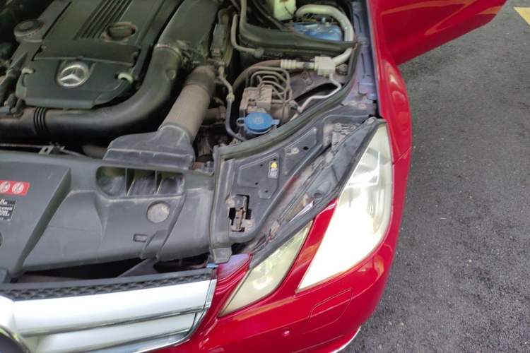 Used Mercedes-Benz E-Class 2012 E 260 CGI Convertible Engine Bay Left