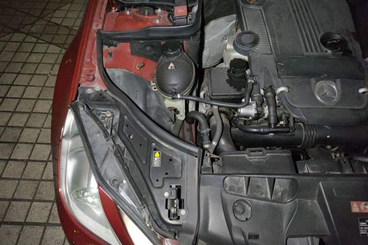 Used Mercedes-Benz E-Class 2012 E 200 CGI Coupe Engine Bay Right