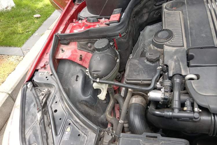 Used Mercedes-Benz E-Class 2012 E 260 CGI Coupe Engine Bay Right