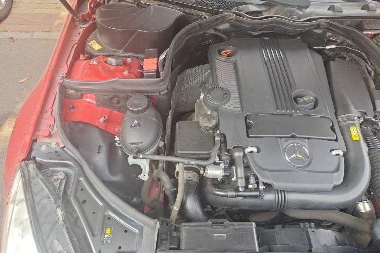 Used Mercedes-Benz E-Class 2012 E 200 CGI Coupe Engine Bay Right