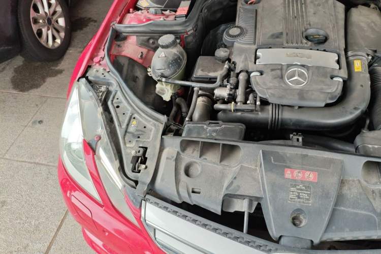 Used Mercedes-Benz E-Class 2012 E 200 CGI Coupe Engine Bay Right