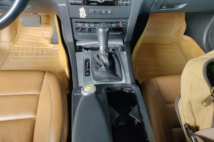 Used Mercedes-Benz E-Class 2012 E 260 CGI Coupe Gear Lever