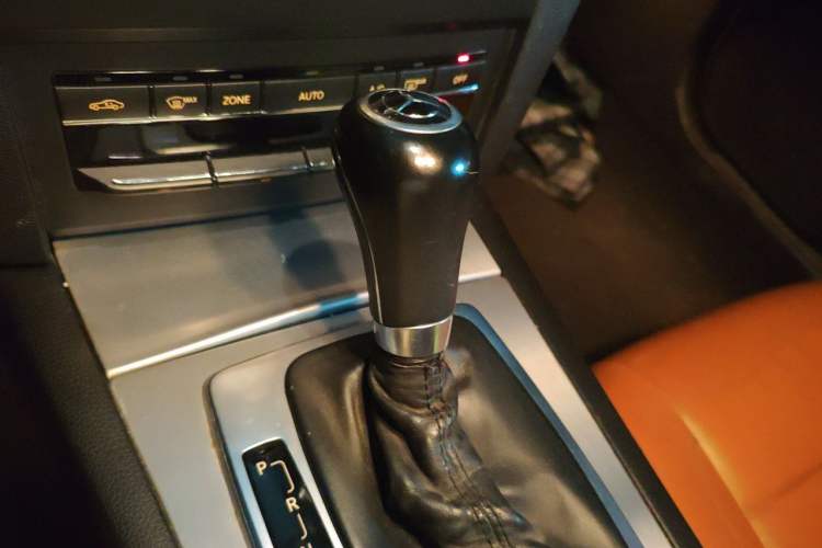 Used Mercedes-Benz E-Class 2012 E 260 CGI Coupe Gear Lever
