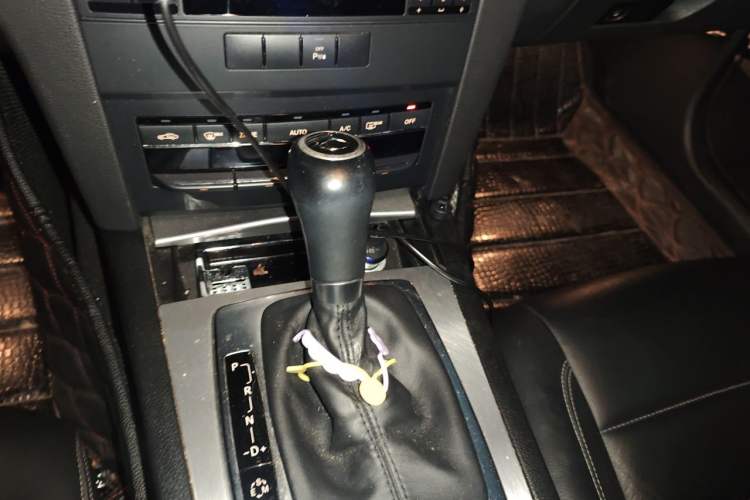 Used Mercedes-Benz E-Class 2012 E 200 CGI Coupe Gear Lever