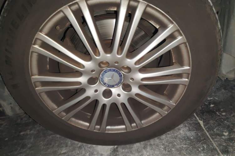 Used Mercedes-Benz E-Class 2012 E 300 L Elegant Model Right Front Wheel Hub