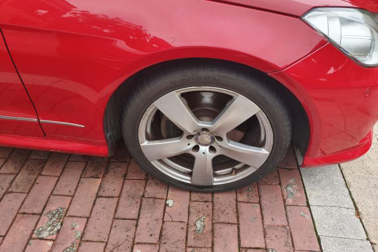 Used Mercedes-Benz E-Class 2012 E 200 CGI Coupe Right Front Wheel Hub