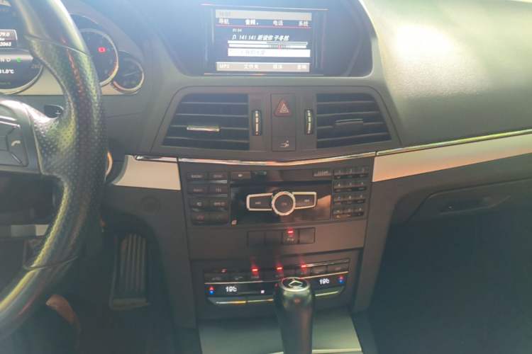 Used Mercedes-Benz E-Class 2012 E 200 CGI Coupe Audio And AC Panel