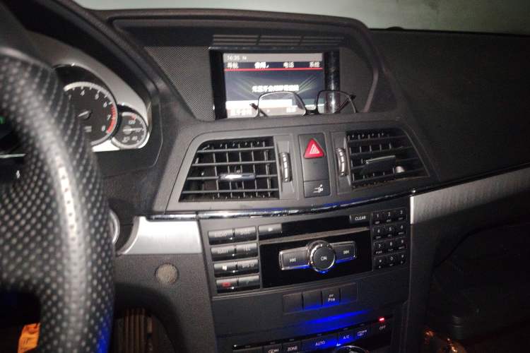 Used Mercedes-Benz E-Class 2012 E 200 CGI Coupe Audio And AC Panel
