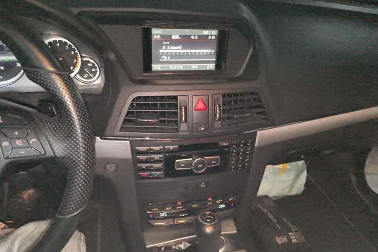Used Mercedes-Benz E-Class 2012 E 200 CGI Coupe Audio And AC Panel