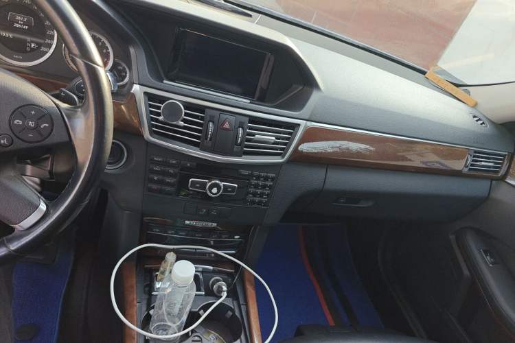 Used Mercedes-Benz E-Class 2012 E 260 L CGI Fashion Model Audio And AC Panel