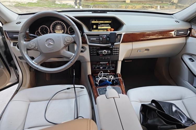 Used Mercedes-Benz E-Class 2012 E 200 L CGI Elegant Model Center Console