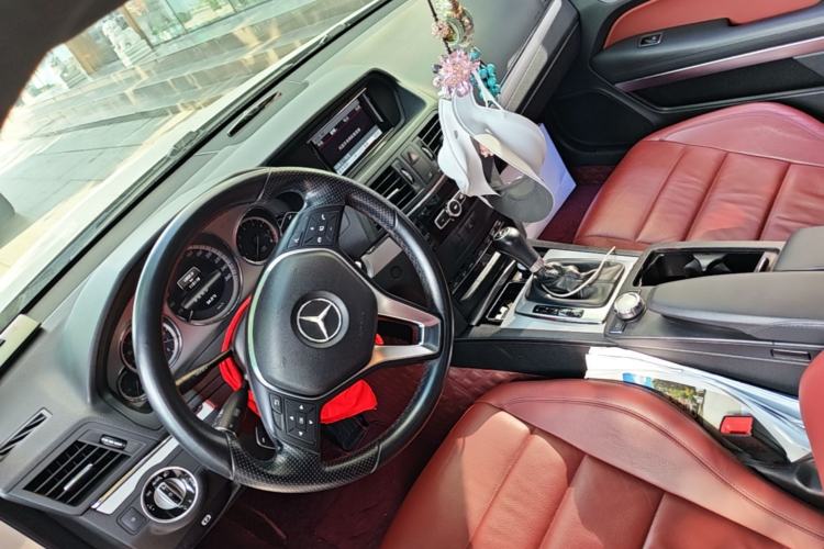 Used Mercedes-Benz E-Class 2012 E 200 CGI Coupe Center Console
