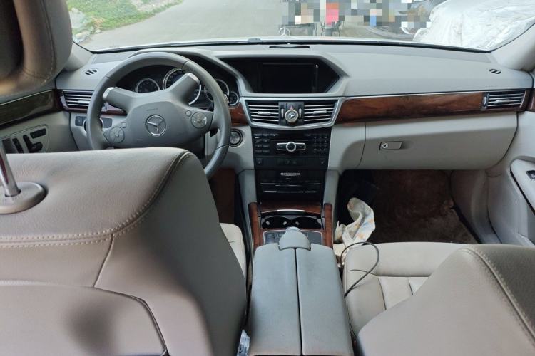 Used Mercedes-Benz E-Class 2012 E 300 L Elegant Model Center Console